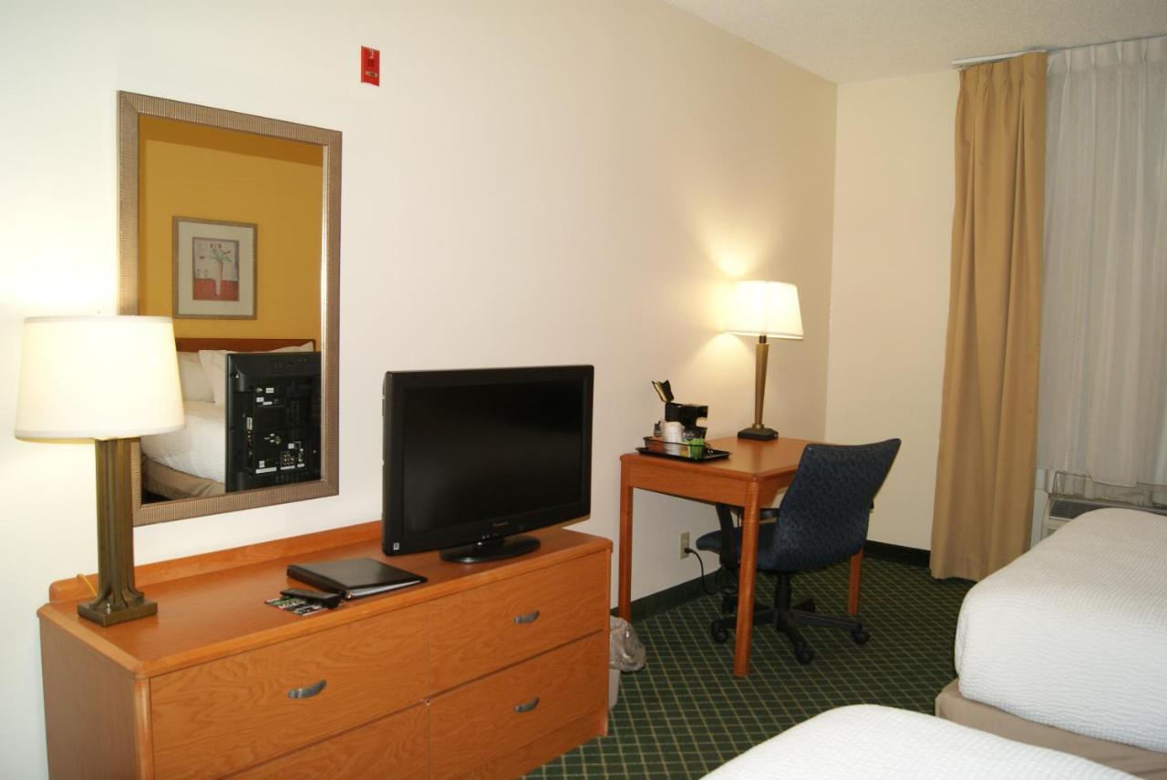 Baymont By Wyndham Coon Rapids Hotel Buitenkant foto