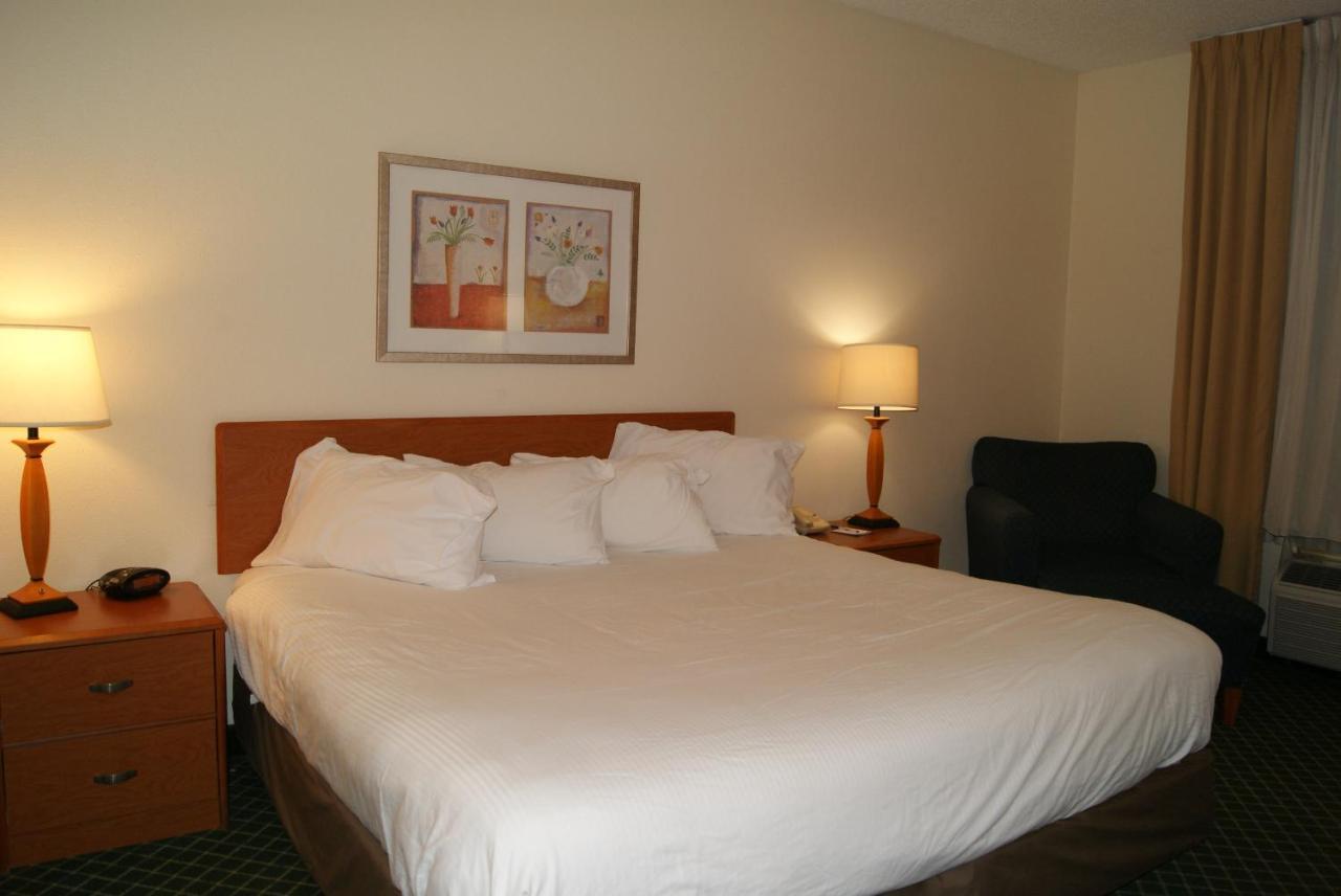 Baymont By Wyndham Coon Rapids Hotel Buitenkant foto