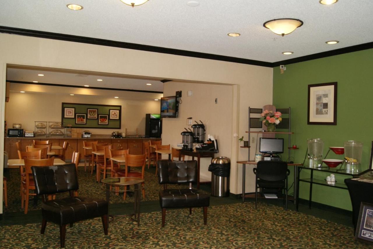 Baymont By Wyndham Coon Rapids Hotel Buitenkant foto