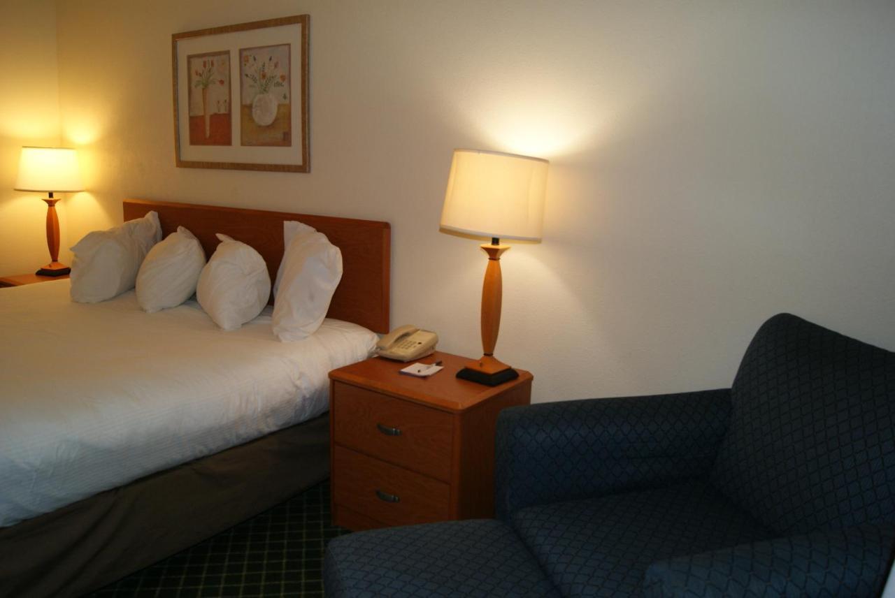 Baymont By Wyndham Coon Rapids Hotel Buitenkant foto